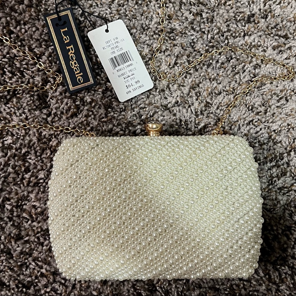 La Regale pearl bridal clutch